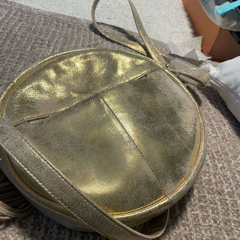 Gorgeous distressed leather with gold accent HOBO set - Picture 6 of 9